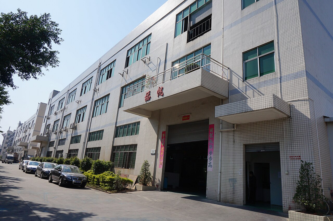 塑胶模具动定模结构与包胶成型工艺要点解析